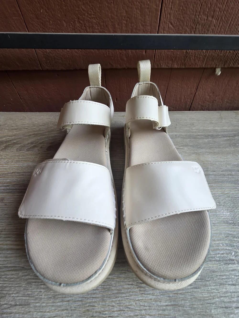 UGG Women's Goldenstar Flat Platform Lug-Sole Sandals Size 8.5 Bone Color